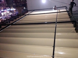 Thi công lắp đặt mái xếp lượn sóng