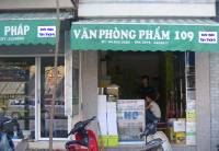 Lắp đặt mái hiên tại Long Biên