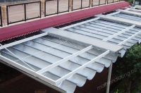 Cần lắp mái hiên di động lên sau khi dỡ xuống